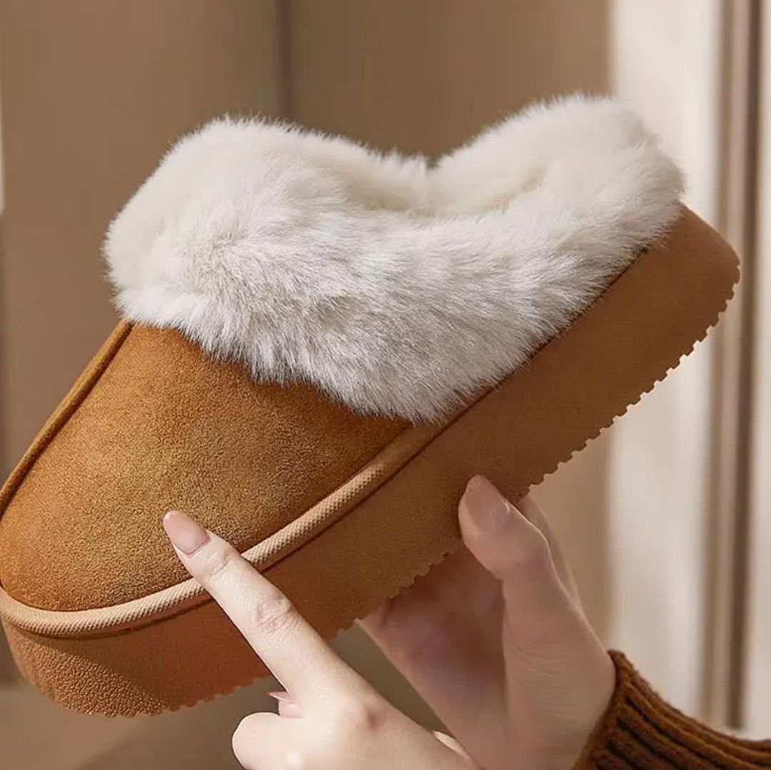 Women's Cozy Winter Slippers - Plush Fur Lined Indoor Slip-On Shoes - Soft & Warm